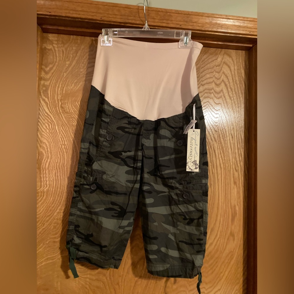 Ross Angel Kiss Maternity camo capris
